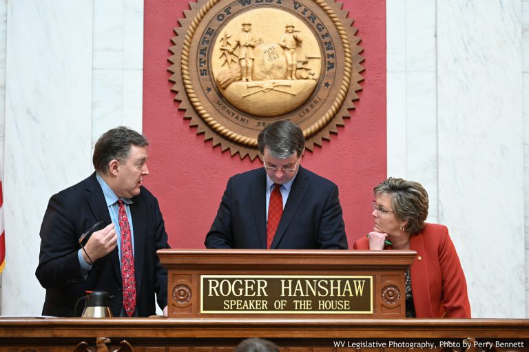 House Passes Judicial Pay Raise, Rejects Intermediate Court