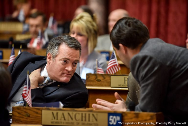 Lawmakers Aim to Increase Minimum Wage $1 Over Next 2 Years