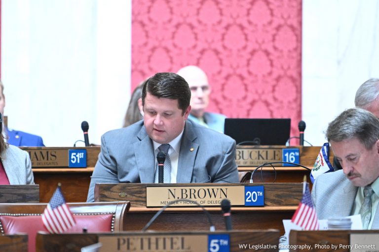 Committee Passes Redistricting Bill to the House