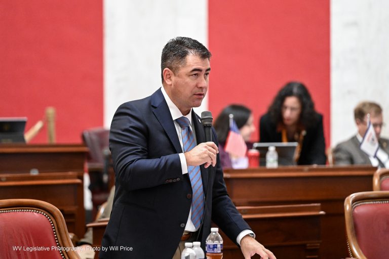 Senate Begins Special Session, Completes Action on 6 Bills