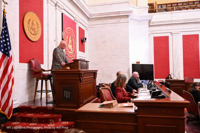 Senate Continues Special Session, Passes 10 Bills