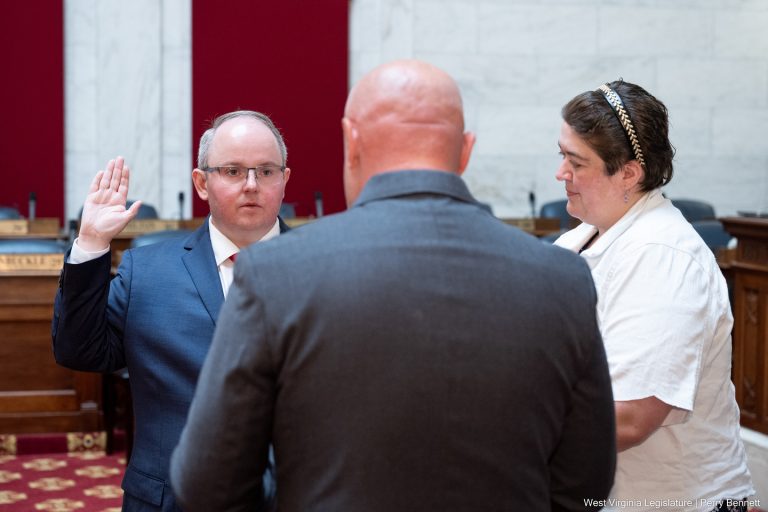 Bill Bell Takes Oath of Office