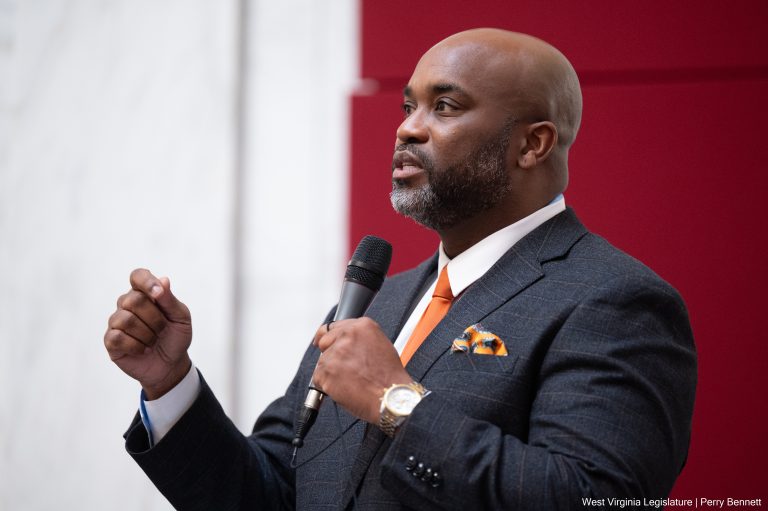 House Advances Domestic Violence Registry Bill