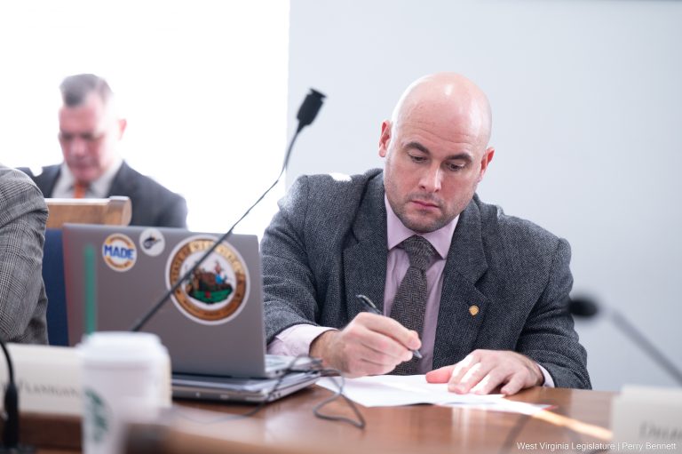 House Judiciary Advances Foster Children Transparency Bill